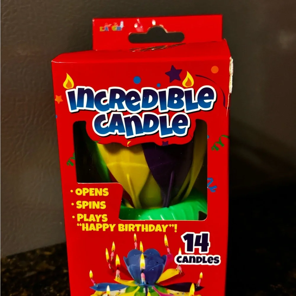 NWT/Sealed in box Vintage Candle holders Crayon Candles/Musical Spinning Candle.